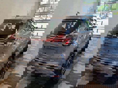 Used 2022 Nissan Kicks SV image 6