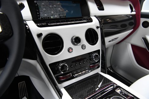 Used 2024 Rolls-Royce Cullinan Black Badge image 21
