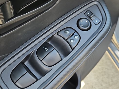 Used 2025 Nissan Versa S w/ Trunk Package image 22