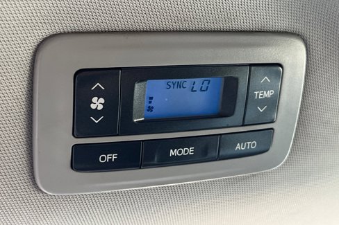 Used 2018 Toyota Sienna LE image 14