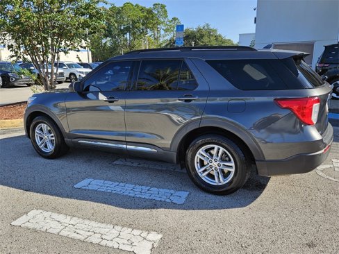 Used 2020 Ford Explorer XLT image 4