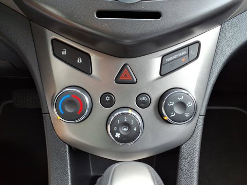 Used 2015 Chevrolet Sonic LT image 11