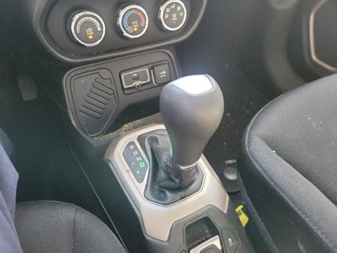 Used 2017 Jeep Renegade Sport w/ Power & Air Group image 9