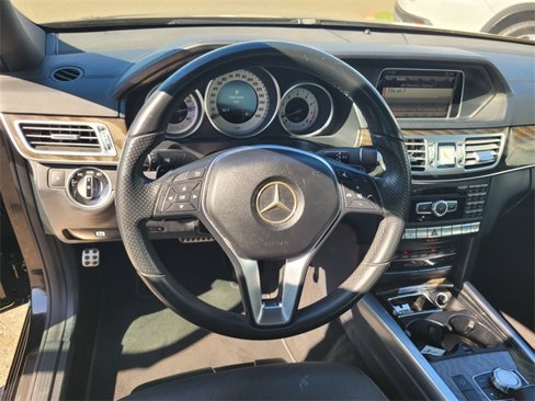 Used 2015 Mercedes-Benz E 400 Sedan w/ Lighting Package image 30