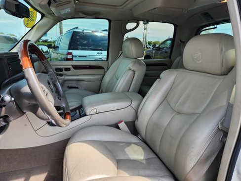 Used 2005 Cadillac Escalade EXT image 29
