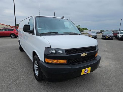 Used 2021 Chevrolet Express 2500 Extended w/ Driver Convenience Package image 22