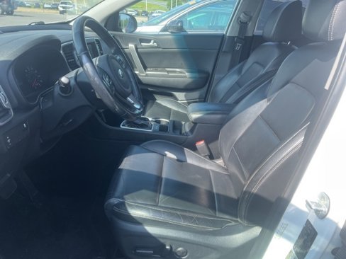 Used 2017 Kia Sportage EX image 8