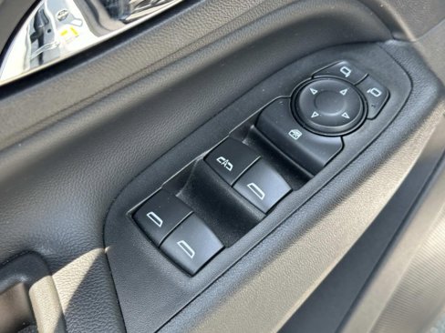 Used 2020 Chevrolet Equinox LT image 17