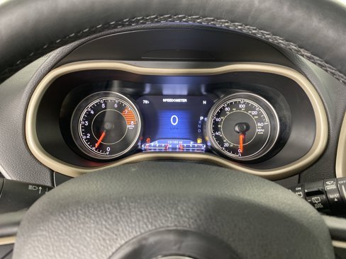 Used 2018 Jeep Cherokee Limited image 22