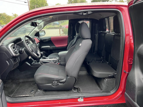 Used 2016 Toyota Tacoma SR5 image 22