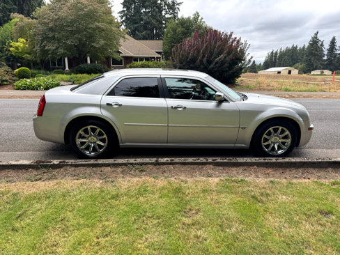 Used 2006 Chrysler 300 C w/ Navigation & Sound Group II image 6