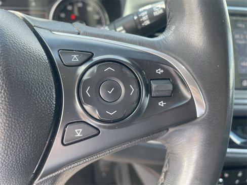 Used 2020 Buick Enclave Essence image 16