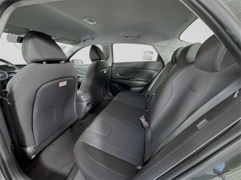 New 2025 Hyundai Elantra SE image 15