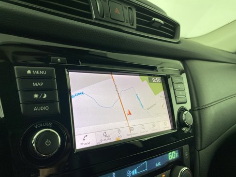Used 2019 Nissan Rogue SV w/ Premium Package image 24