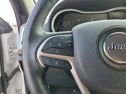 Used 2018 Jeep Grand Cherokee Laredo image 22