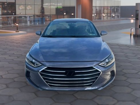 Used 2017 Hyundai Elantra SE image 16
