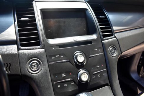 Used 2013 Ford Taurus SEL image 33