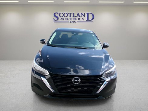 Used 2024 Nissan Sentra SV image 3