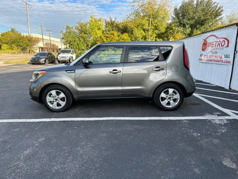 Used 2019 Kia Soul image 2