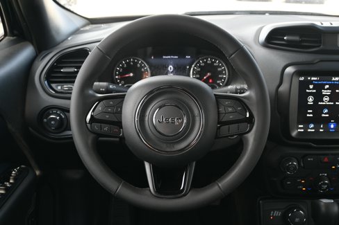 Used 2022 Jeep Renegade Altitude image 21
