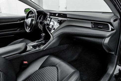 Used 2020 Toyota Camry SE image 19