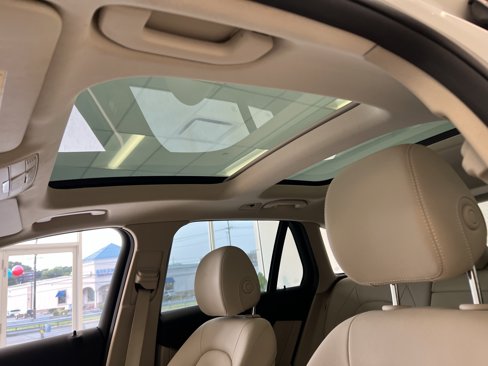Used 2017 Mercedes-Benz GLC 300 4MATIC w/ Premium 1 Package image 33