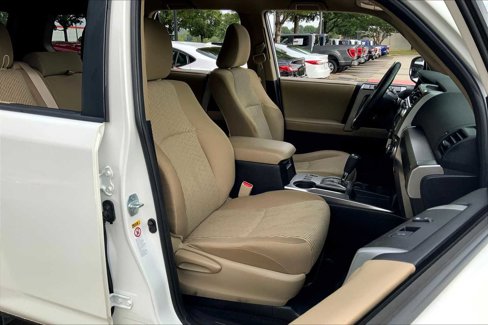 Used 2014 Toyota 4Runner SR5 image 8