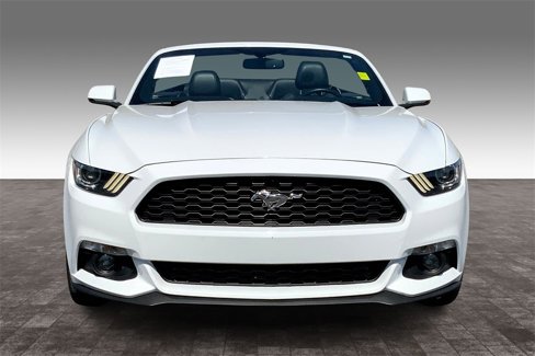 Used 2017 Ford Mustang Premium image 4