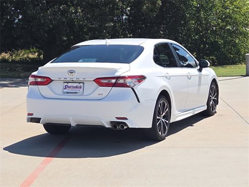 Used 2019 Toyota Camry SE image 8
