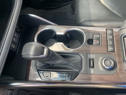 Used 2022 Toyota Highlander Limited image 24