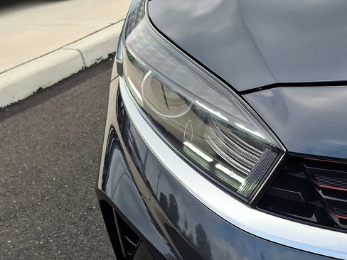 Used 2023 Kia Forte GT-Line image 9