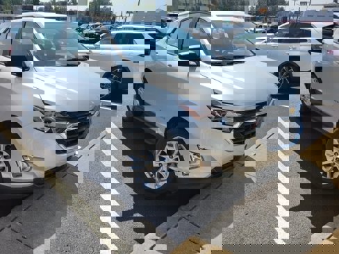 Used 2020 Chevrolet Equinox LS image 1