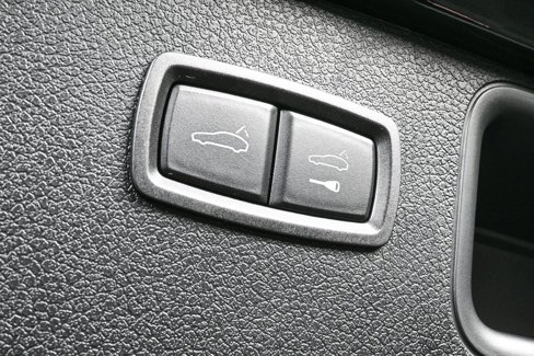 Certified 2025 Porsche Macan image 33