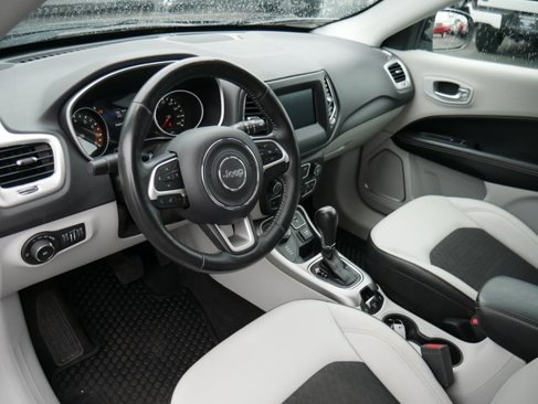 Used 2018 Jeep Compass Latitude w/ Popular Equipment Group image 12
