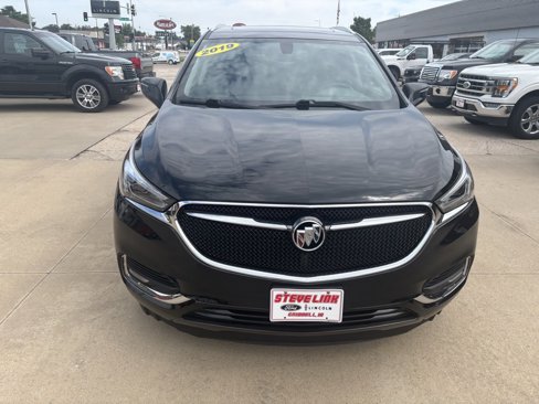 Used 2019 Buick Enclave Essence w/ LPO, Luxury Package image 3