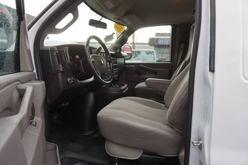 Used 2022 Chevrolet Express 2500 w/ Driver Convenience Package image 17