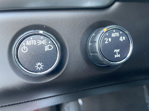 Used 2016 Chevrolet Suburban LT image 45