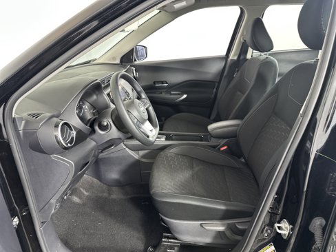 Used 2023 Nissan Kicks SV w/ Interior Electronics Package image 6