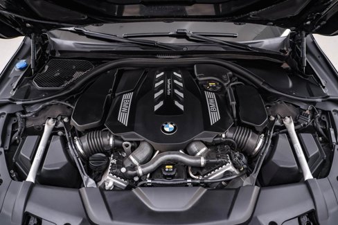 Used 2022 BMW 750i xDrive w/ Executive Package image 31