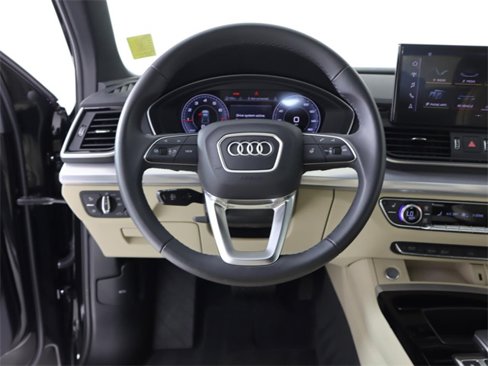 Certified 2025 Audi Q5 2.0T Premium w/ Convenience Plus Package image 20