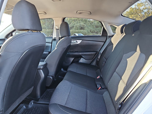 Used 2023 Kia Forte LXS w/ LXS Technology Package image 10
