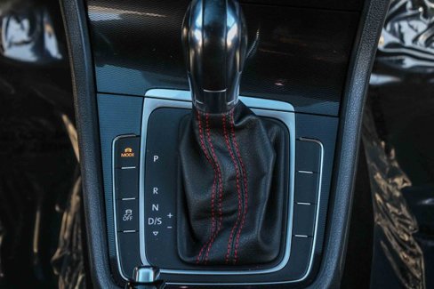Used 2015 Volkswagen GTI SE image 13