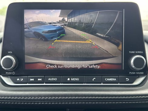 Used 2023 Nissan Rogue SV image 24