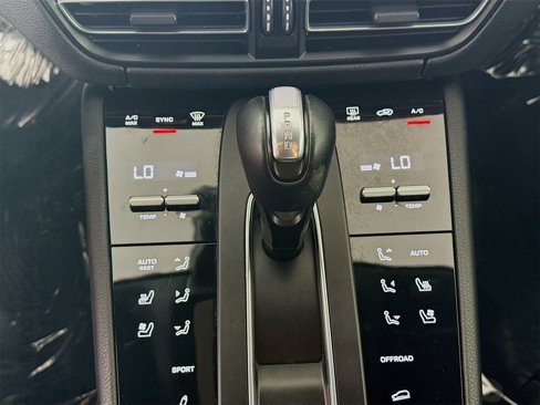 Certified 2022 Porsche Macan S image 13