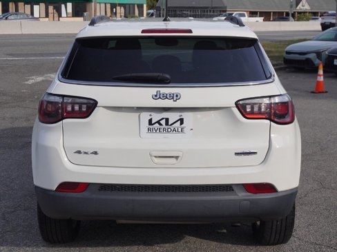 Used 2018 Jeep Compass Latitude w/ Cold Weather Group image 9