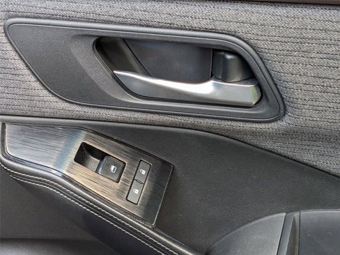 Used 2022 Nissan Rogue SV image 35