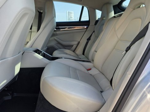 Certified 2018 Porsche Panamera 4 w/ Premium Package Plus image 26