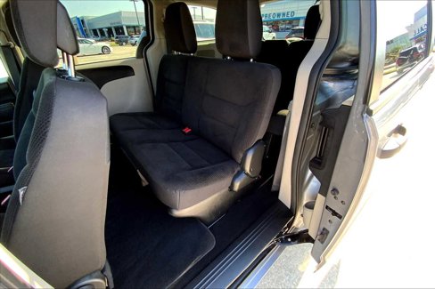 Used 2019 Dodge Grand Caravan SE image 19