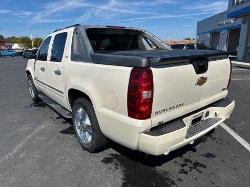 Used 2010 Chevrolet Avalanche LTZ image 7