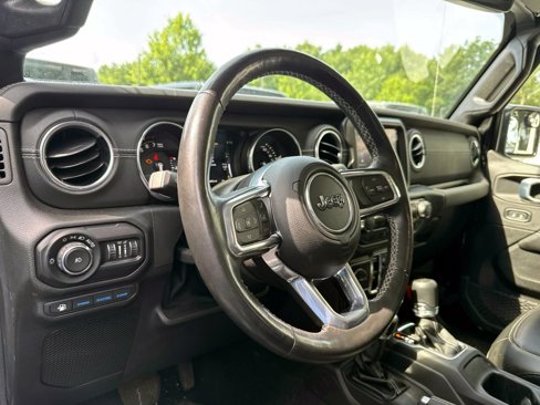 Used 2022 Jeep Wrangler Unlimited Sahara w/ Cold Weather Group image 10